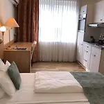 Aparthotel Guzulka & Restaurant Berlin