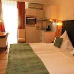 Aparthotel Guzulka & Restaurant Aparthotel 3*
