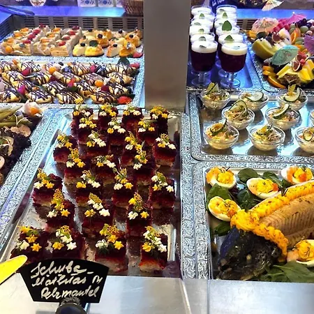 Guzulka & Restaurant 아파트호텔