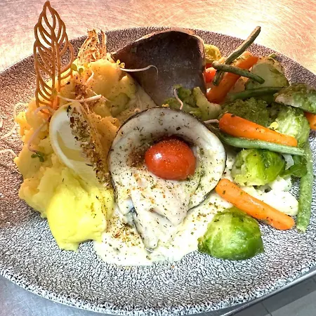 アパートホテル Guzulka & Restaurant 3*