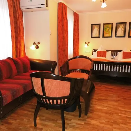 Guzulka & Restaurant 3*