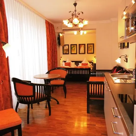 アパートホテル Guzulka & Restaurant 3*