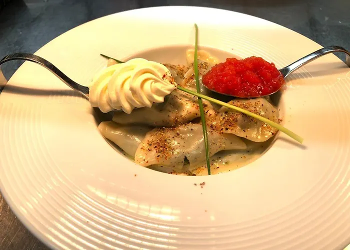 Guzulka & Restaurant מלון דירות