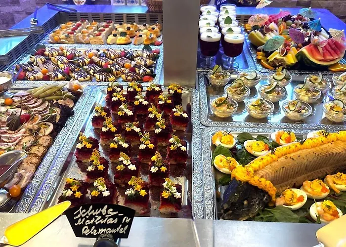 Guzulka & Restaurant מלון דירות