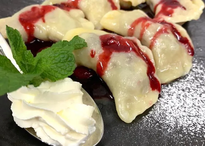 מלון דירות Guzulka & Restaurant 3*