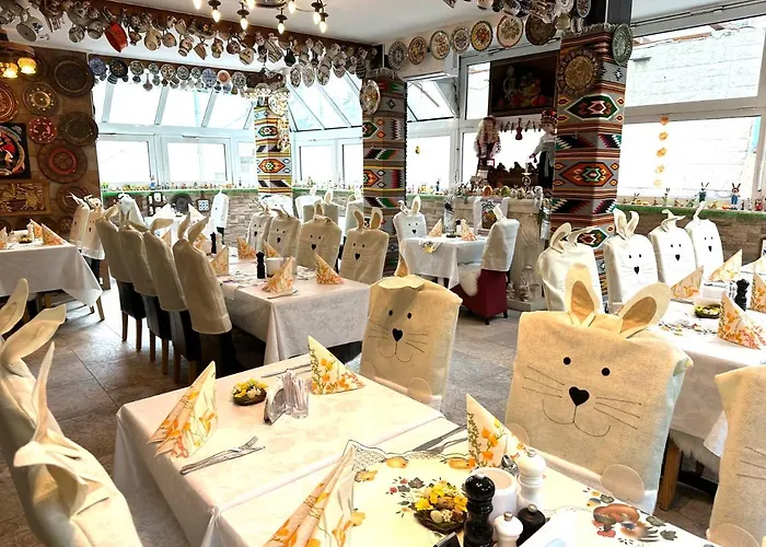 מלון דירות Guzulka & Restaurant 3*