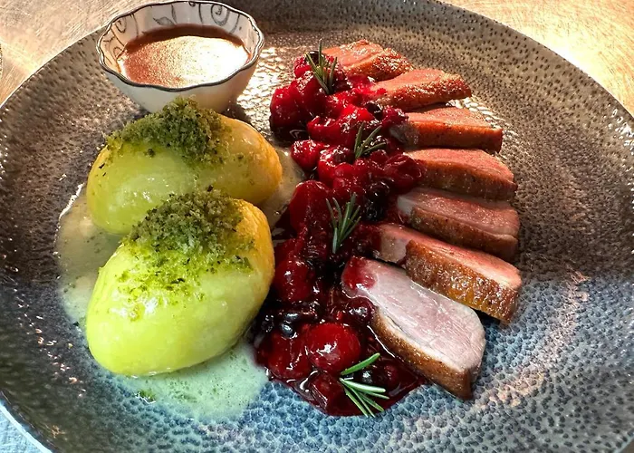 Guzulka & Restaurant 3*