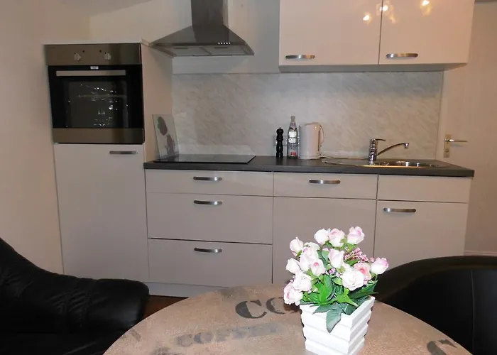 Guzulka & Restaurant Aparthotel 3*