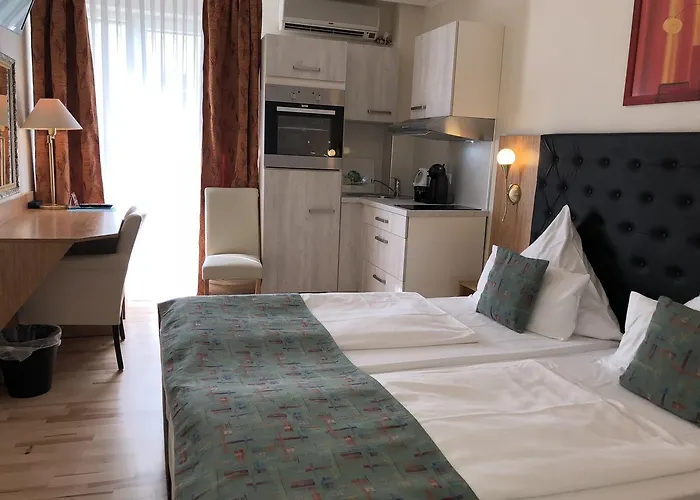 Guzulka & Restaurant Aparthotel 3*