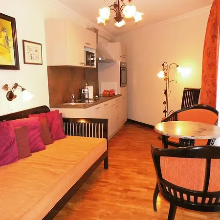 아파트호텔 Guzulka & Restaurant