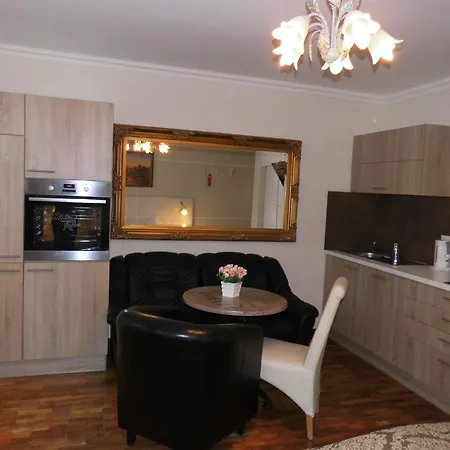 Guzulka & Restaurant 3*