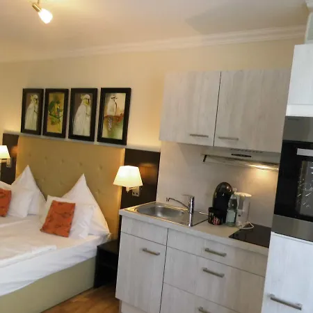 Guzulka & Restaurant 3*