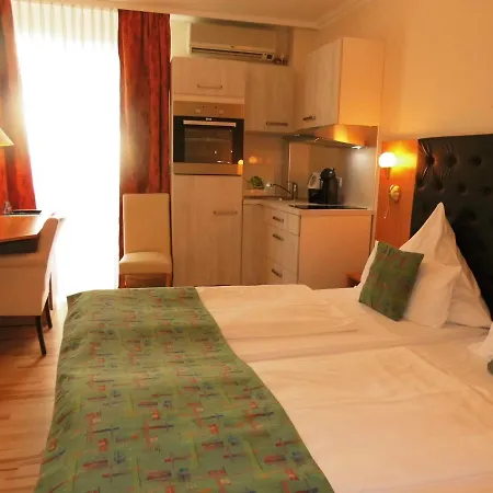 Guzulka & Restaurant Aparthotel 3*